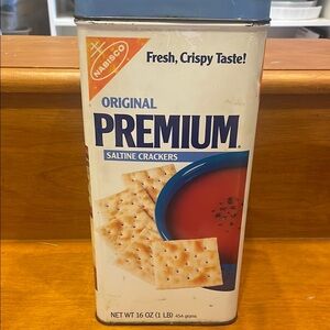 Nabisco Original Premium Saltine Crackers Tin vintage storage